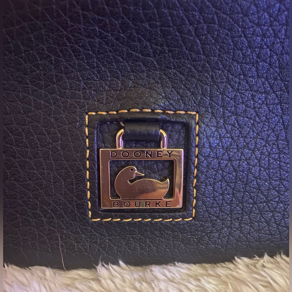 Dooney and Bourke Vintage Black and Tan Wrislet EUC - Picture 3 of 8